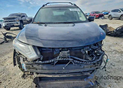 2018 Nissan Rogue S z USA, uszkodzony, nr VIN 5N1AT2MT0JC724844